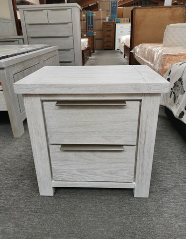 Amanda 6PCS Bedroom Suite Solid Wood White Wash in Queen/ King from