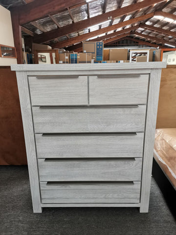 Amanda 4PCS Bedroom Suite Solid Wood White Wash in Queen/ King from