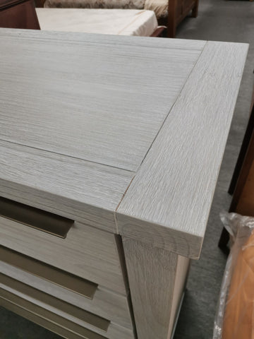 Amanda 5PCS Bedroom Suite Solid Wood White Wash in Queen/ King from