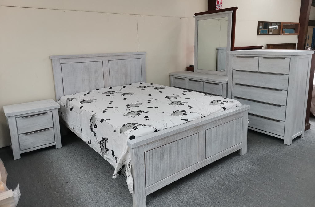 Gloria Solid Wood White Wash Bed in Queen/ King from