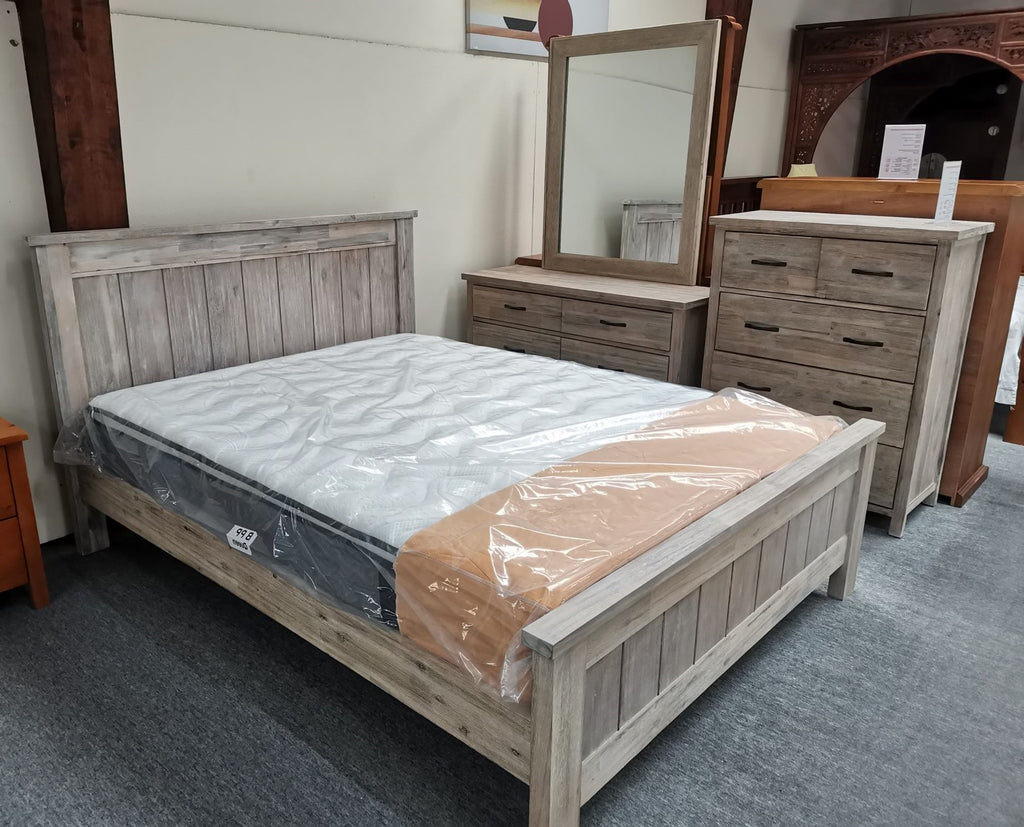 Barry Solid Wood White Wash Bed in Queen/ King from
